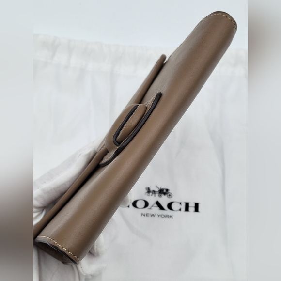 💥SOLD💥DO NOT PURCHASE!💥NWT💥 Coach 1941 Glovetanned Leather Courier Wallet - Picture 4 of 12